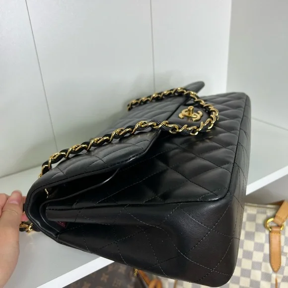 Chanel Double Flap - Picture 3 of 10